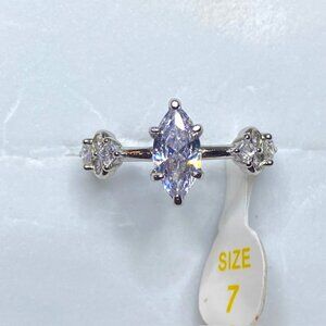 925 Solid Sterling Silver Diamond CZ Ring Size 7